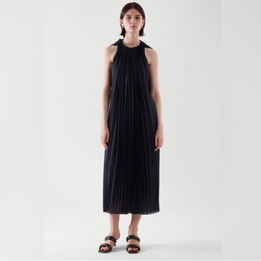 COS Pleated Dress Navy blue